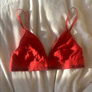 RED CALVIN KLEIN BRALETTE